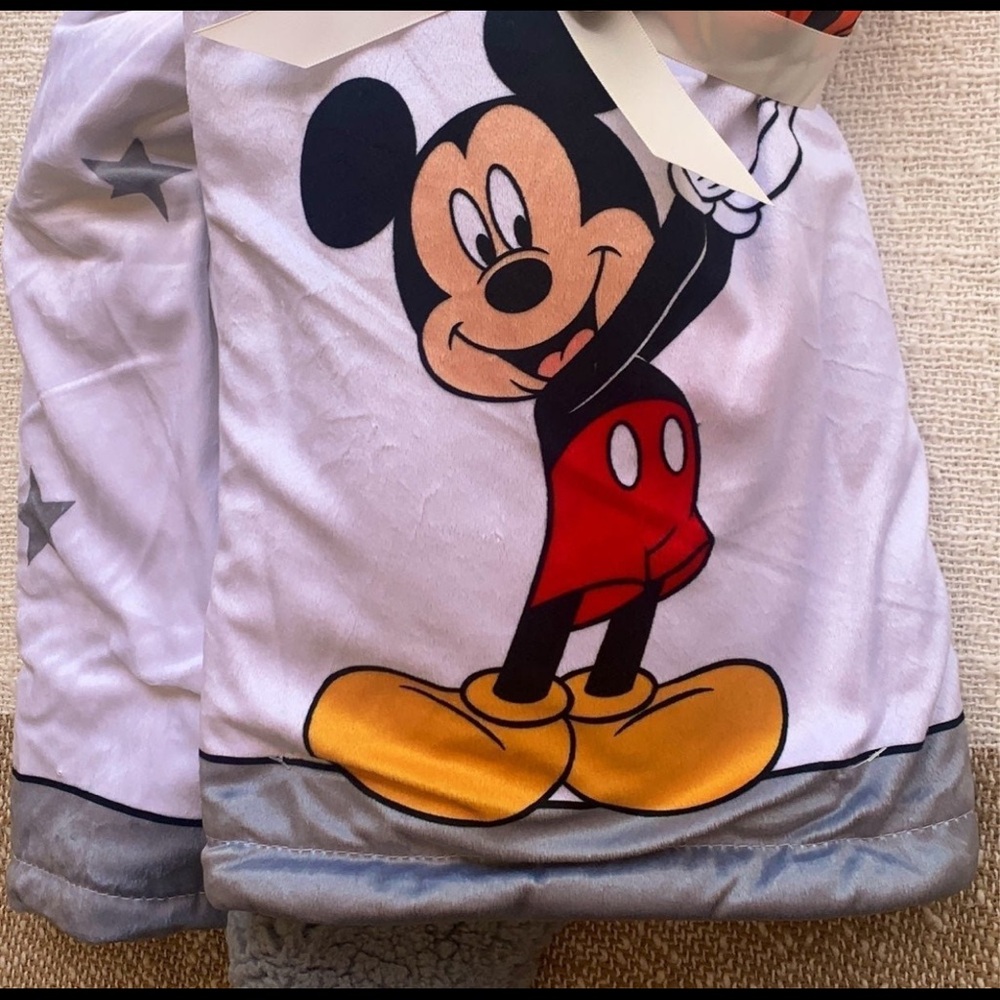 Mickey Mouse Jack o lantern Pumpkin Halloween gray Sherpa like blanket